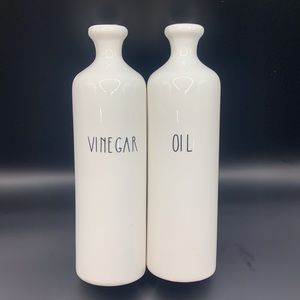 🔹Homestead Living..Set of Oil & Vinegar Cruet White Ceramic…
